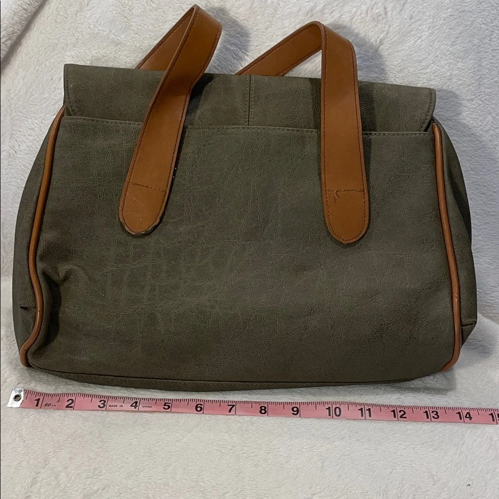 VTG Perry Ellis Olive Green and Tan Leather Shoulder Bag
